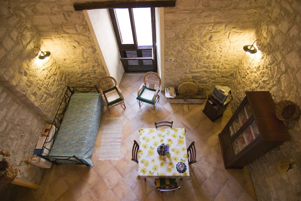 Santa Teresa Apartman Erice Szoba fotó