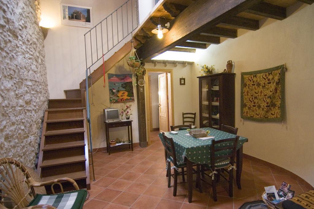 Santa Teresa Apartman Erice Szoba fotó
